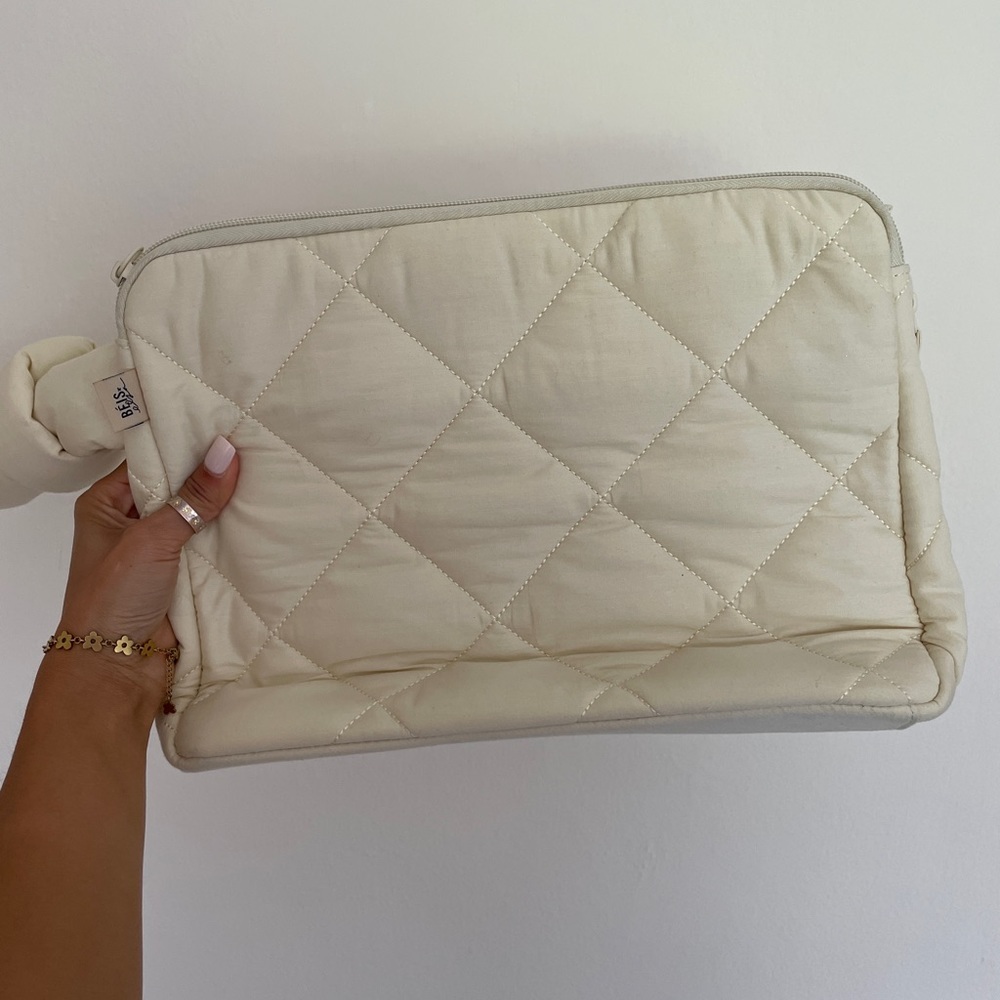 Beis Limited Edition Padded organizer